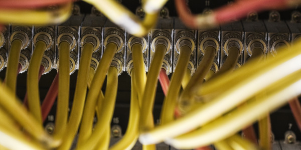 Redacción / Implantación / Legalización de Proyectos ICT en Madrid · Comunicaciones mediante firewalls, VPNs y cifrado